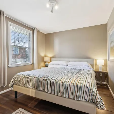 Holiday home Family Friends And Free Parking Close To Downtown *