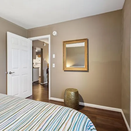 Belmont Kings 1 Mile To Downtown And Park Free Holiday home