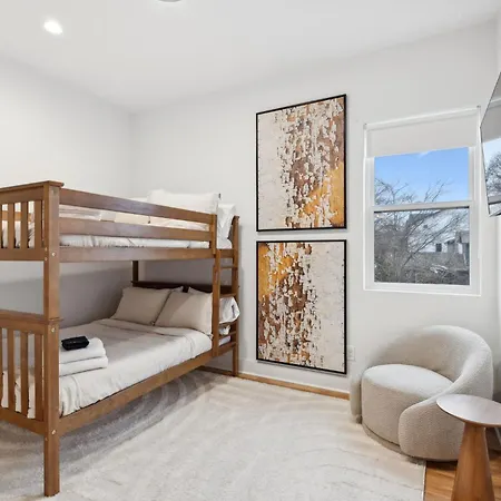 Upscale Multi-level Rooftop & Game Fun Holiday home Nashville
