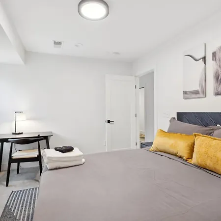 1st Flr Retreat Downtown & Spots *