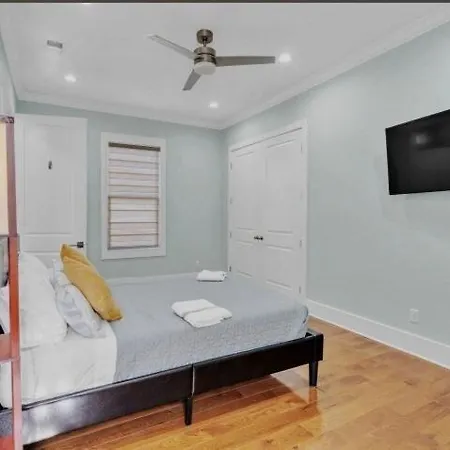 Apartment Downtown Luxury Sleeps 9 At Music *