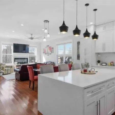 Downtown Luxury Sleeps 9 At Music Nashville