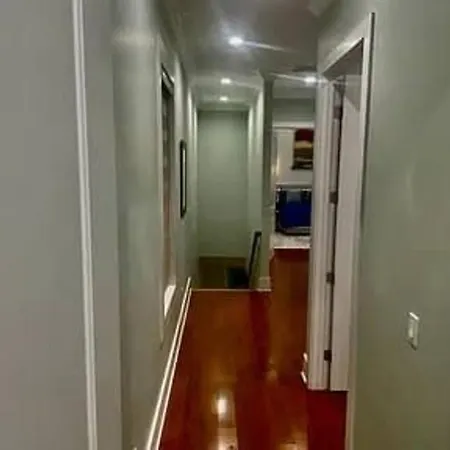 Downtown Luxury Sleeps 9 At Music Apartment *