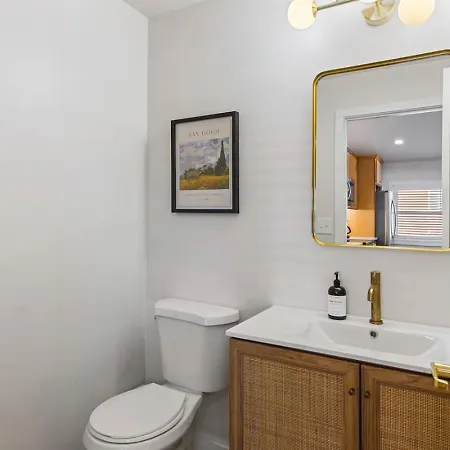 Mid-century Modern Near Restaurants, Coffee And Bars *