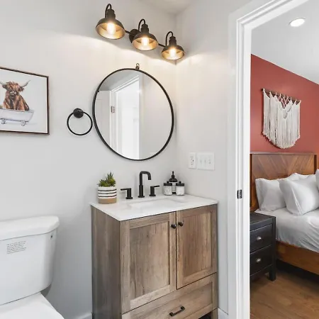 Chic And Cozy - Walk To Bars, Coffee, And Restaurants * Nashville