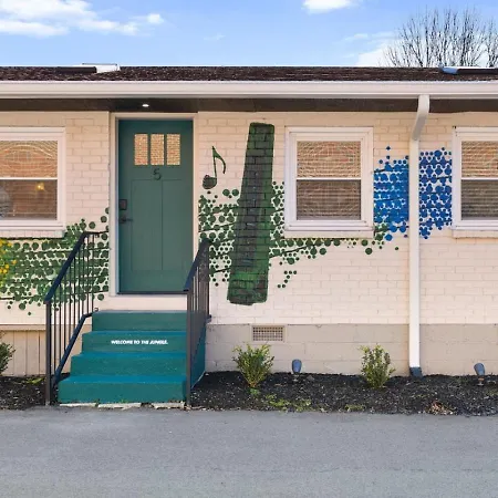 Holiday home The Jungle - Near Restaurants, Coffee And Bars Nashville