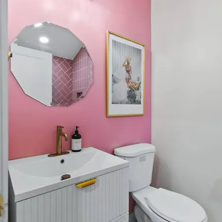 Barbie Dream - Near Restaurants, Coffee And Bar Holiday home