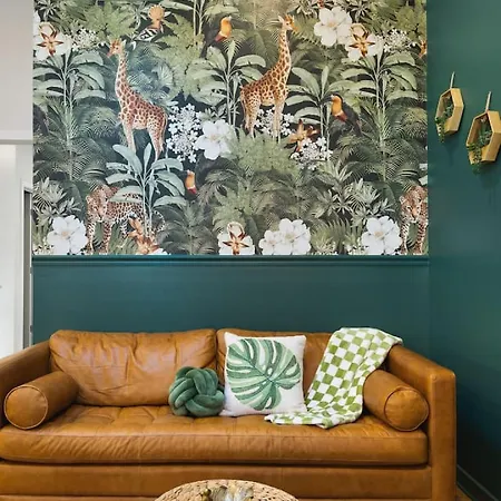 The Jungle - Near Restaurants, Coffee And Bars * Nashville