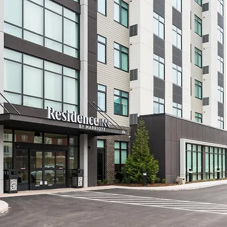 By Marriott Metro Center Hotel 3*