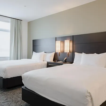 Hotel By Marriott Metro Center 3*