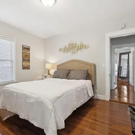 Historic Family *walk To Bars & Restaurants* Holiday home Nashville