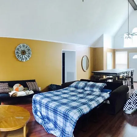 Holiday home 8 Beds! Spacious Abode Ideal For Larger Groups! *