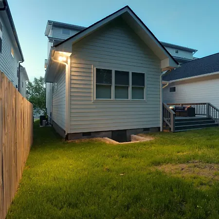 Gns Essentials - - 521 Camden Dr Unit B Holiday home *