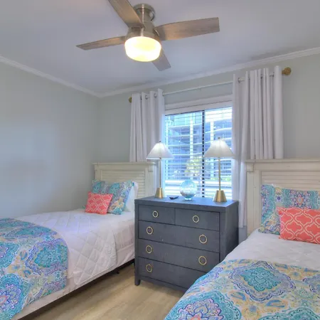 Tilghman & Racquet Club - 114 *