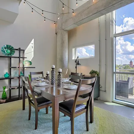 2115 Yeaman Place Holiday home *