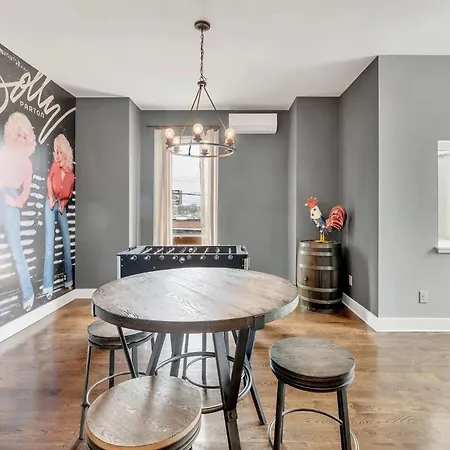 1035 Fairwin Ave Apartment