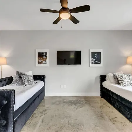 1035 Fairwin Ave *