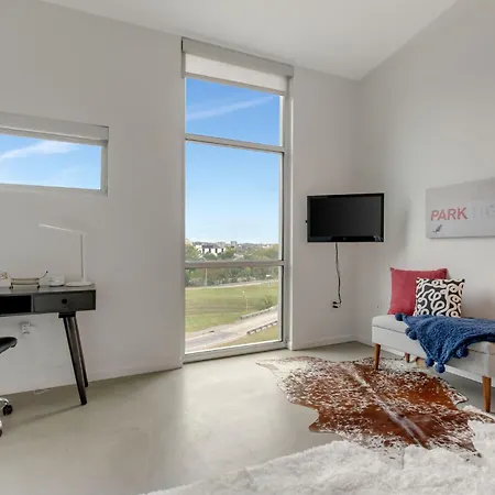 5m302 Skyline Views From Light Filled Nashville
