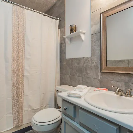 Looby Location- Charming 3br 10 Min To Downtown