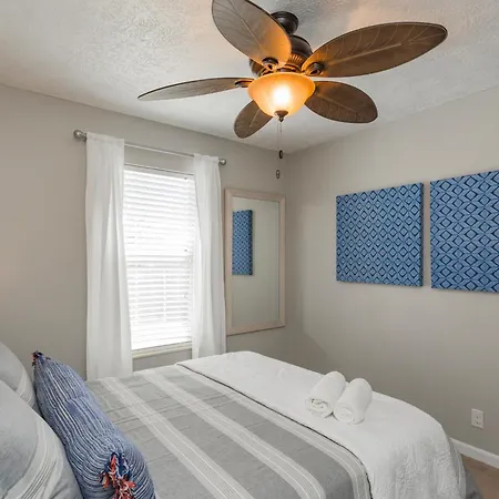 Looby Location- Charming 3br 10 Min To Downtown Holiday home *