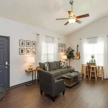 Looby Location- Charming 3br 10 Min To Downtown Holiday home Nashville