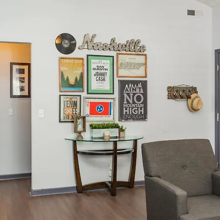 Looby Location- Charming 3br 10 Min To Downtown *