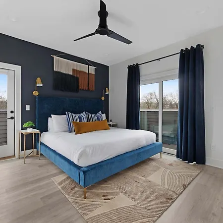 The Trillium & The Iris - 2 Homes 6 Bedrooms *