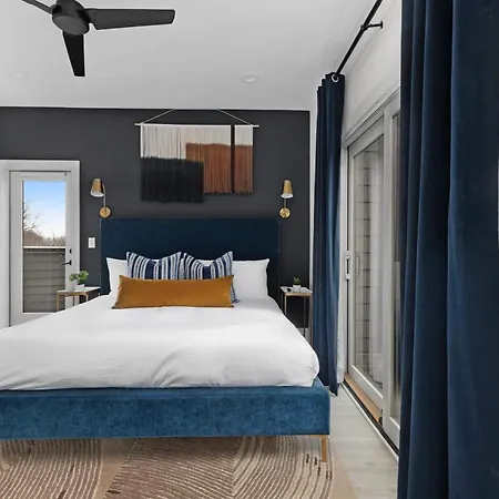 The Trillium & The Iris - 2 Homes 6 Bedrooms Holiday home