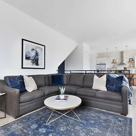 The Trillium & The Iris - 2 Homes 6 Bedrooms Holiday home
