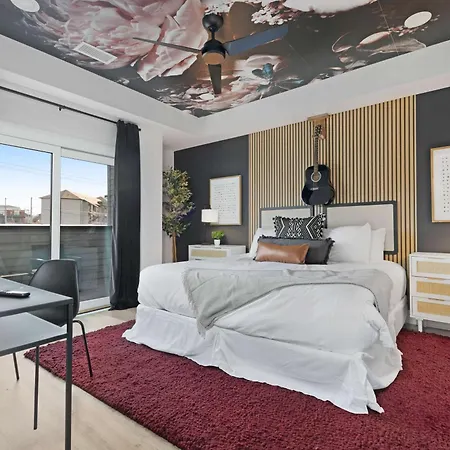 The Trillium & The Iris - 2 Homes 6 Bedrooms * Nashville