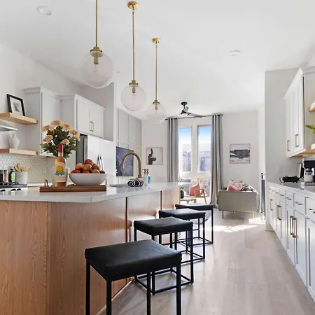 The Camellia & The Bluestem - Two Four Bedroom Homes Holiday home