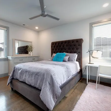 Holiday home Gns Essentials - - 1011 Southside Ct - Main House *
