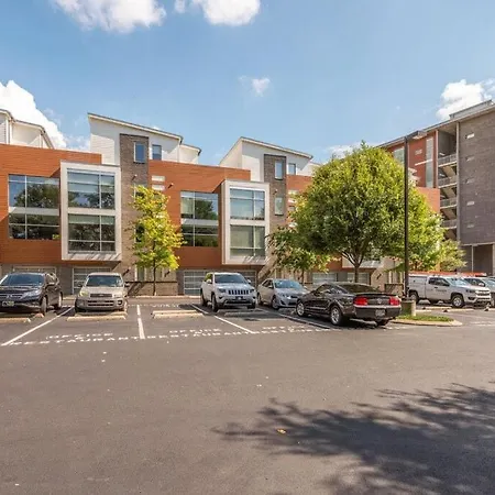 5m106- Spacious Chic 1br East Loft