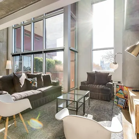 5m106- Spacious Chic 1br East Loft