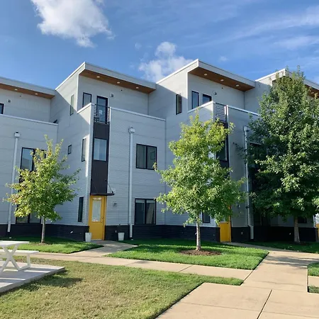 Modern Townhome 2 Miles South Of Downtown And Broadway Ave Apartment *