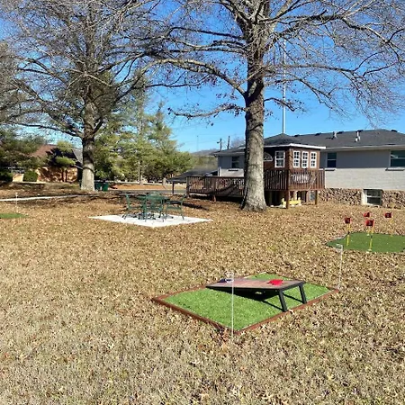 Holiday home Private 1.35-acre Estate | Hot Tub, Pool Hall & Courts | Sleeps 11 Nashville
