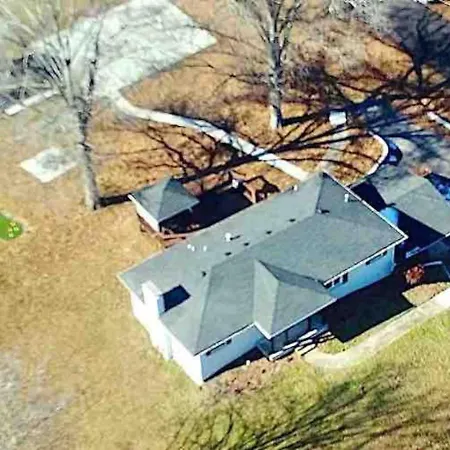 Private 1.35-acre Estate | Hot Tub, Pool Hall & Courts | Sleeps 11 Nashville