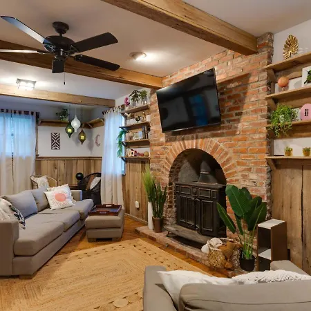 The Playground: 5br With Hot Tub, Cinema, And Arcade Nashville