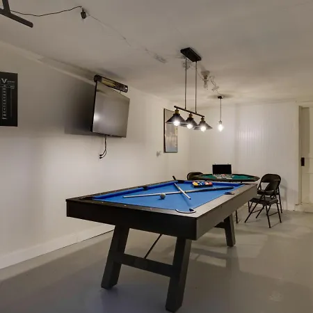The Playground: 5br With Hot Tub, Cinema, And Arcade Holiday home