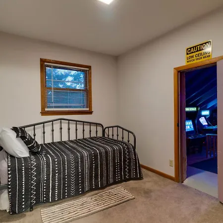 The Playground: 5br With Hot Tub, Cinema, And Arcade Holiday home Nashville