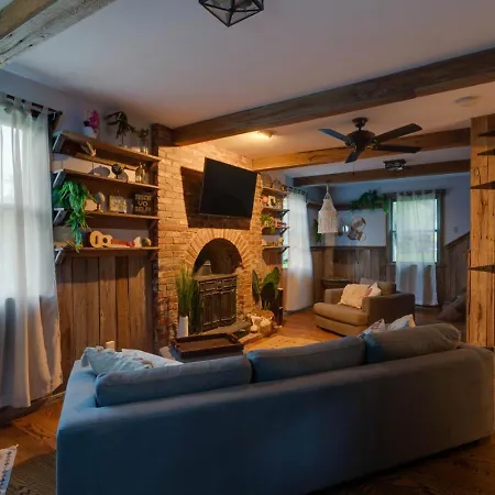 The Playground: 5br With Hot Tub, Cinema, And Arcade Holiday home