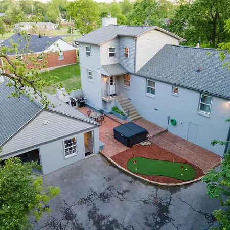 The Playground: 5br With Hot Tub, Cinema, And Arcade Nashville