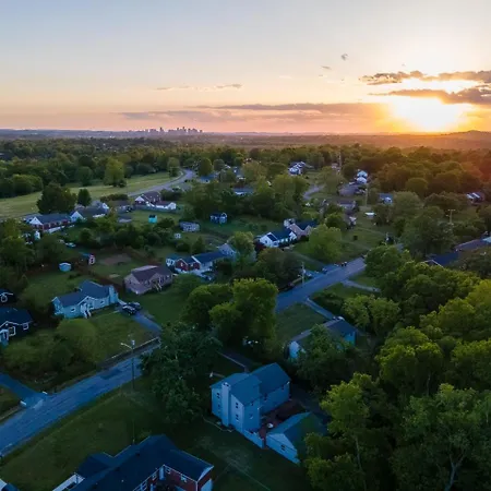 The Playground: 5br With Hot Tub, Cinema, And Arcade Nashville