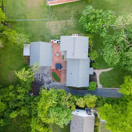 The Playground: 5br With Hot Tub, Cinema, And Arcade Nashville