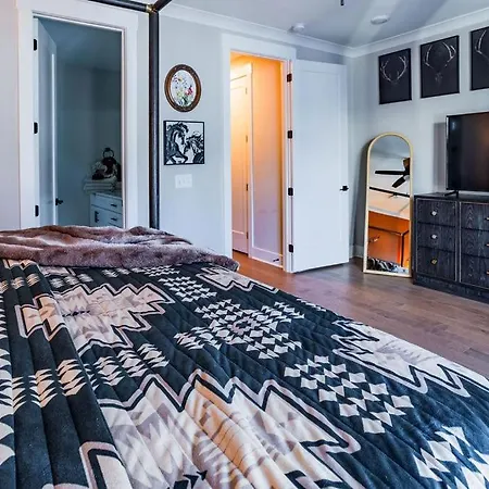 Four Bedroom In Oceola Avenue *