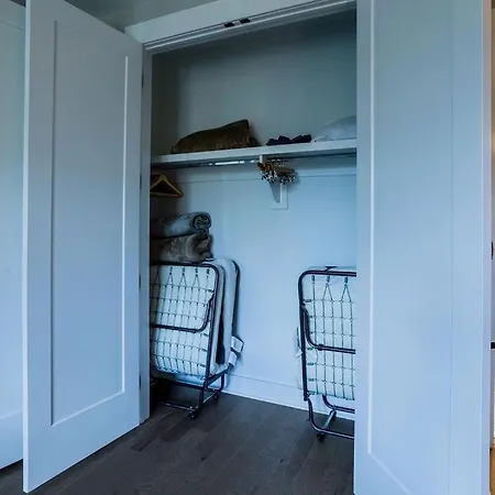 Apartment Four Bedroom In Oceola Avenue