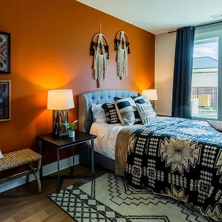 Four Bedroom In Oceola Avenue Apartment Nashville