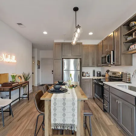 Modern With King Bed - Close To Downtown, Opry, Broadway Apartment