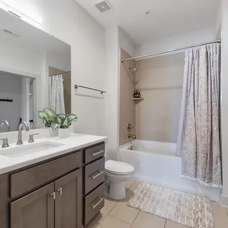 Modern With King Bed - Close To Downtown, Opry, Broadway Apartment