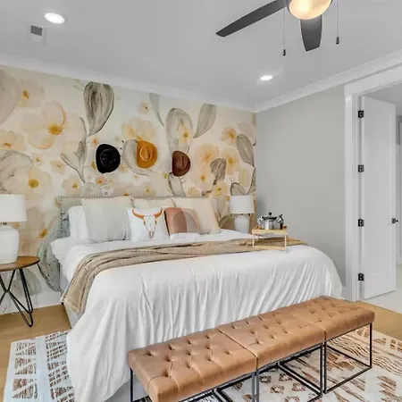 Four Bedroom In Oceola Ave Apartment Nashville